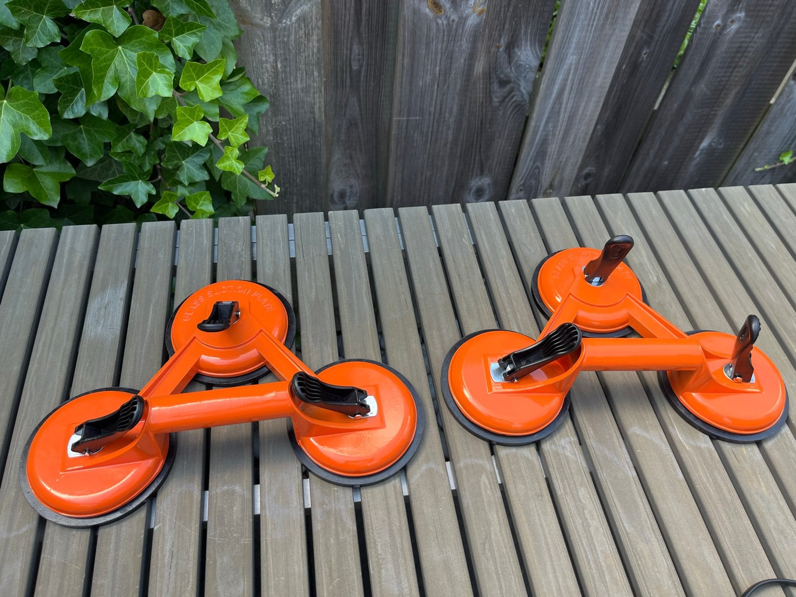 Set van 2 zuignappen / glasdragers, Doe-het-zelf en Verbouw, Gereedschap | Handgereedschap, Ophalen of Verzenden, Gebruikt, Overige typen