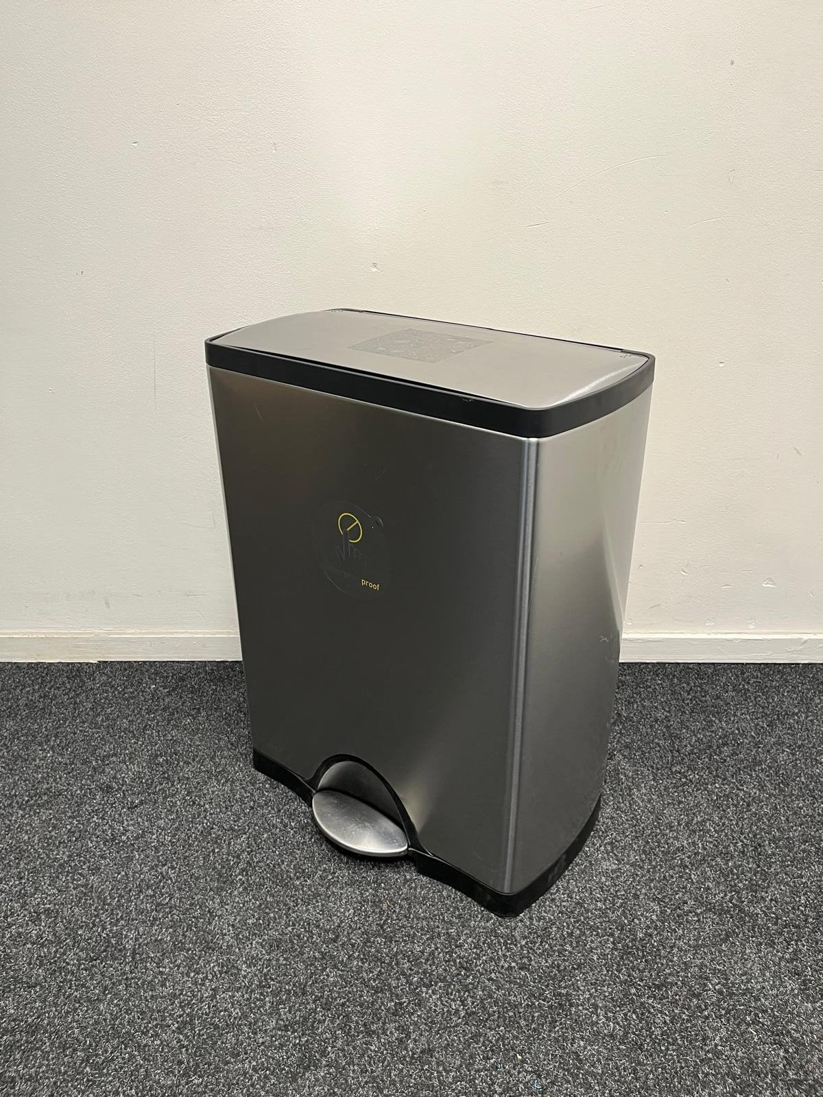 Simplehuman prullenbak ca. 30-35 liter (H), 30 tot 40 liter, Ophalen, Gebruikt