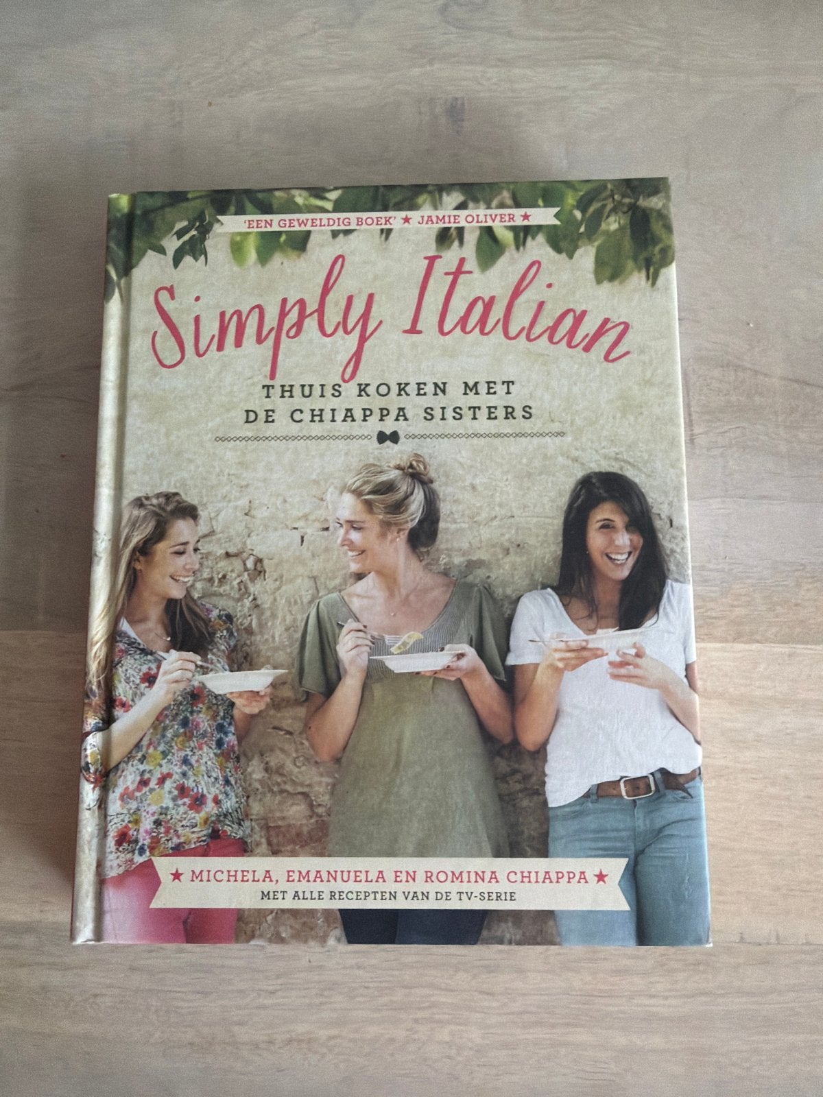 Simply Italian: Thuis koken met de Chiappa Sisters, Boeken, Kookboeken, Ophalen of Verzenden, Zo goed als nieuw, Italië, Voorgerechten en Soepen