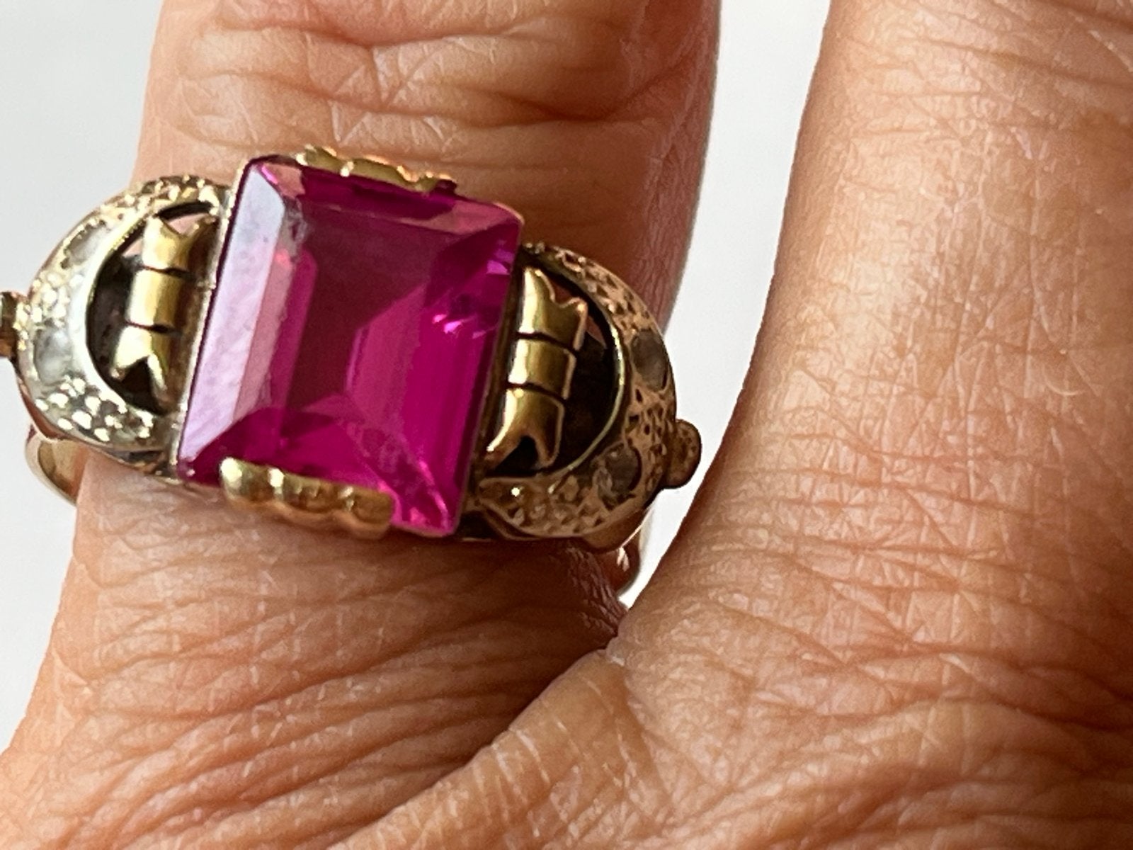 Art Deco Gouden Ring met Robijn en Diamant, 14 CT Goud, 18 tot 19, Verzenden, Zo goed als nieuw, Met edelsteen