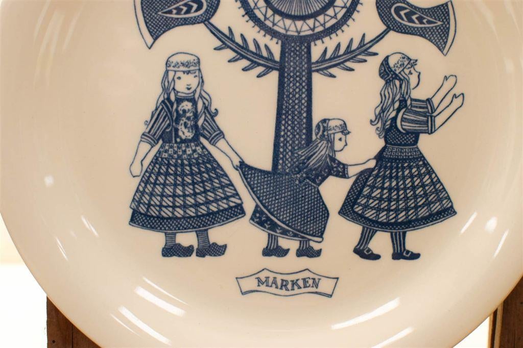Royal sphinx porseleinen klederdracht bordje Marken 44018, Huis en Inrichting, Keuken | Servies, Gebruikt, Ophalen of Verzenden
