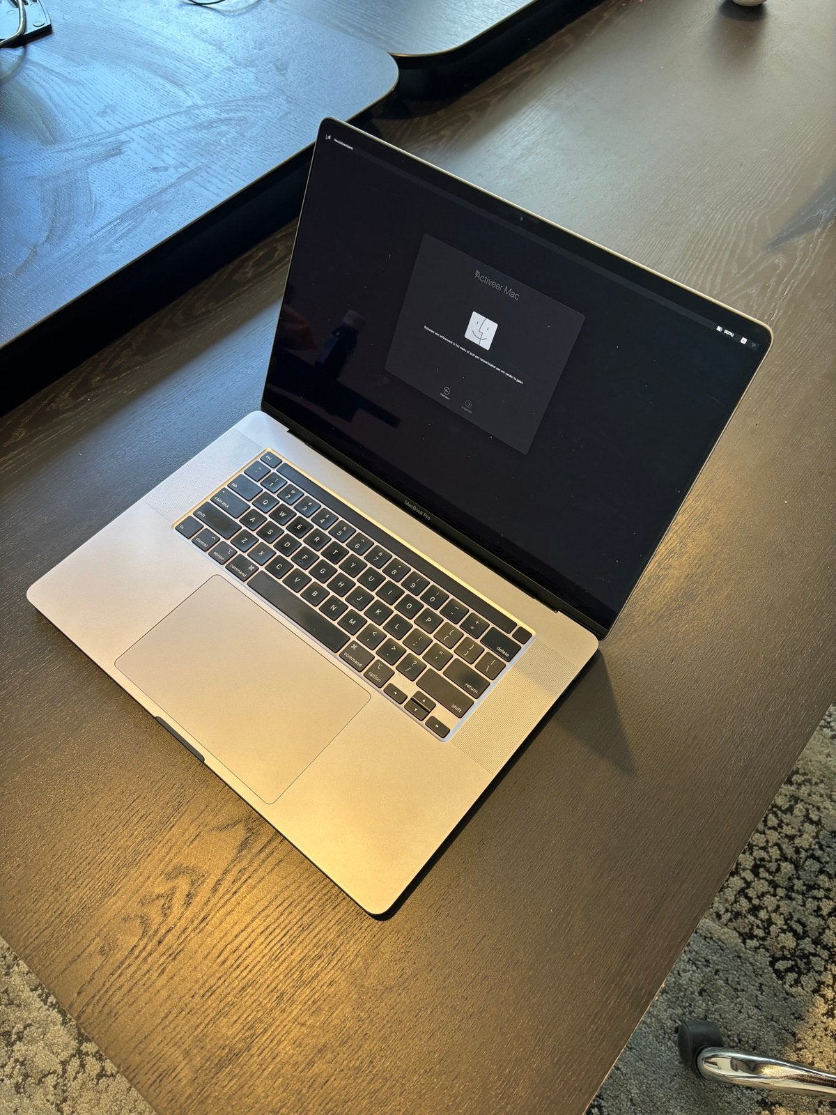 MacBook Pro 16 inch - Moet nu weg!, Computers en Software, Qwerty, 8 GB, 512 GB, Zo goed als nieuw