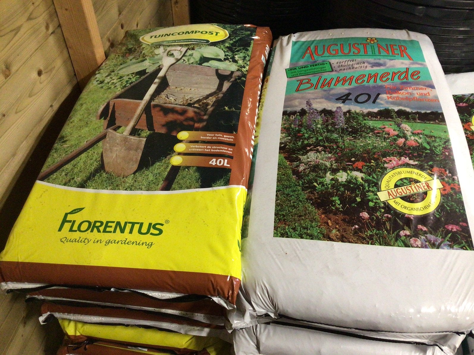 Potgrond. Nieuw. Augustiner en Florentus. Vanaf : € 4,85., Ophalen, Potgrond