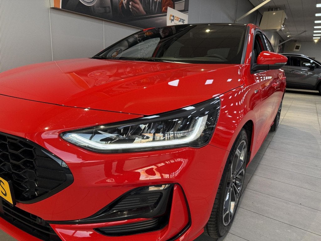 Ford Focus 1.0 EcoBoost Hybrid 125 pk ST Line X Panoramadak, Gebruikt, Euro 6, Bedrijf, Handgeschakeld