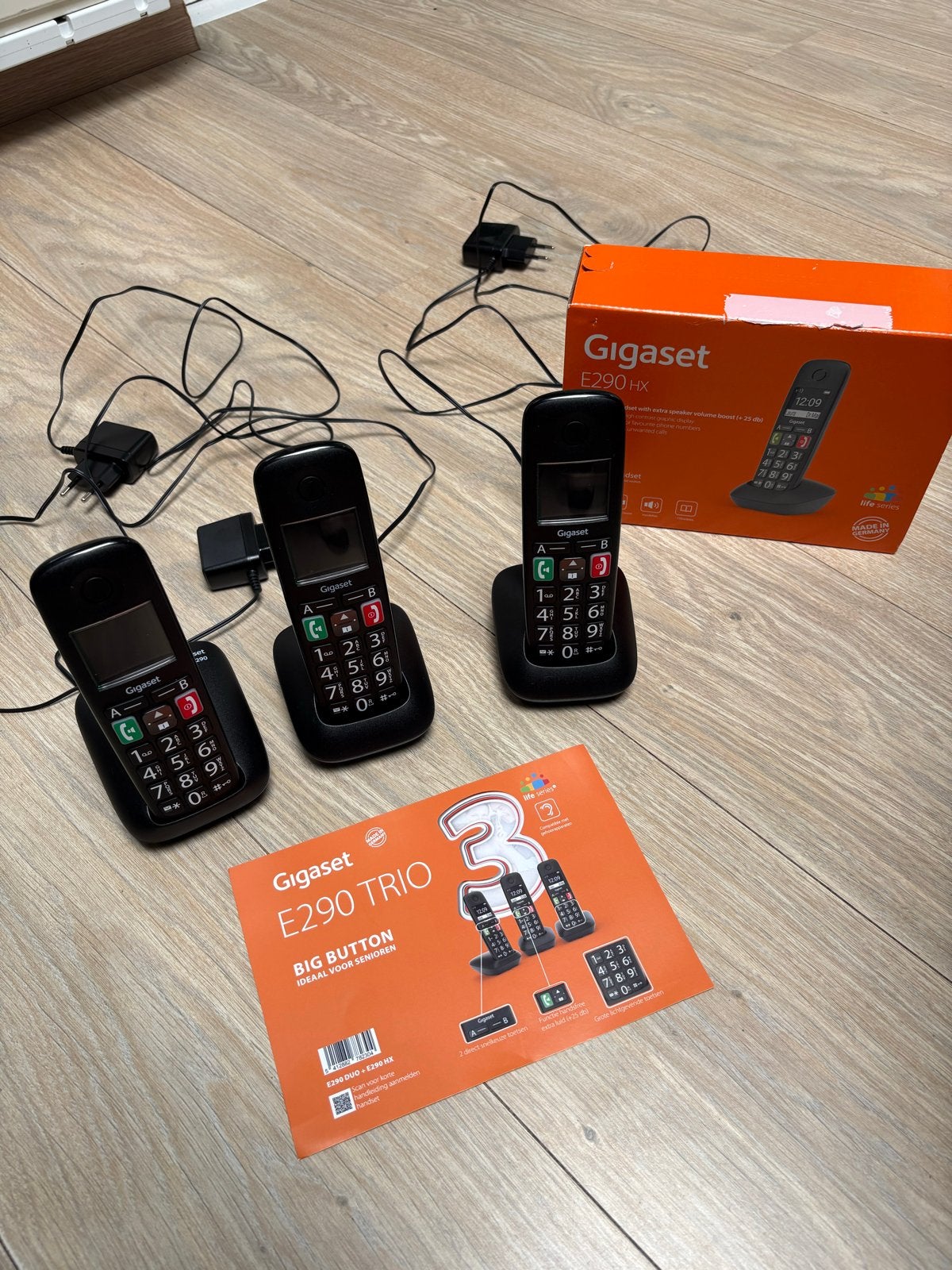 Gigaset E290 Trio +1 - senioren DECT telefoons, Ophalen of Verzenden, Zo goed als nieuw, 3 handsets