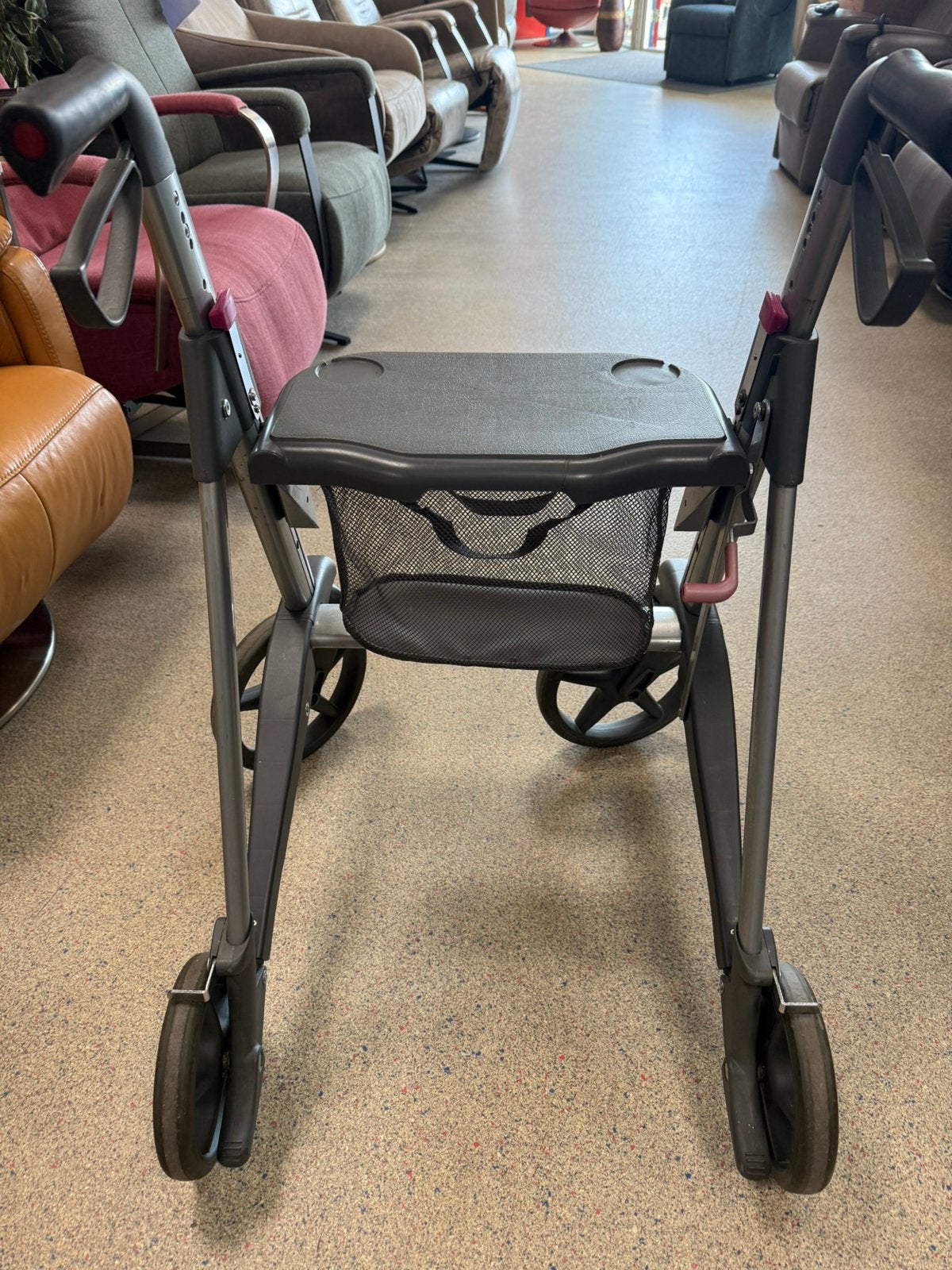 Anwb rollator met mandje verstelbaar, Diversen, Ophalen of Verzenden, Zo goed als nieuw