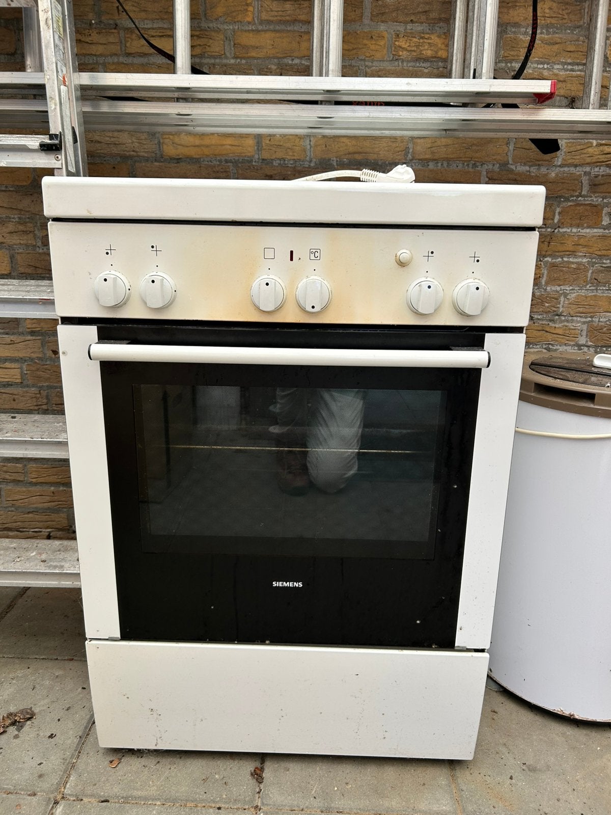 Gratis fornuis met oven, Witgoed en Apparatuur, Fornuizen, Ophalen, 4 kookzones, Zo goed als nieuw, Gas