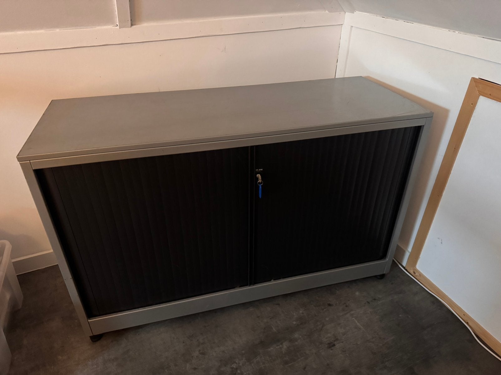 Ahrend rolluikkast-zwart/grijs, Ophalen, Gebruikt, 100 tot 150 cm, Minder dan 100 cm