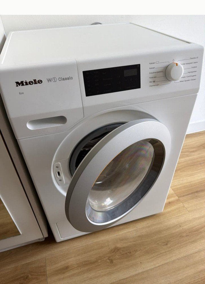 Jonge nette Miele W1 wasmachine