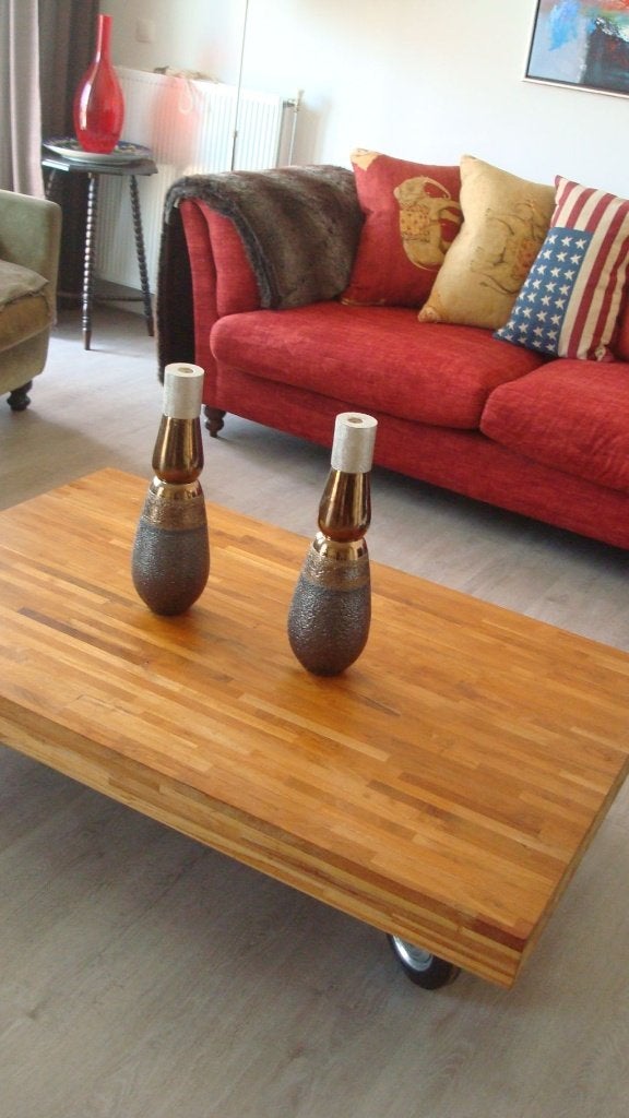 Unieke massief houten salontafel op wielen – Kabinet Wonen, Ophalen, Rechthoekig, 100 tot 150 cm, 50 tot 100 cm
