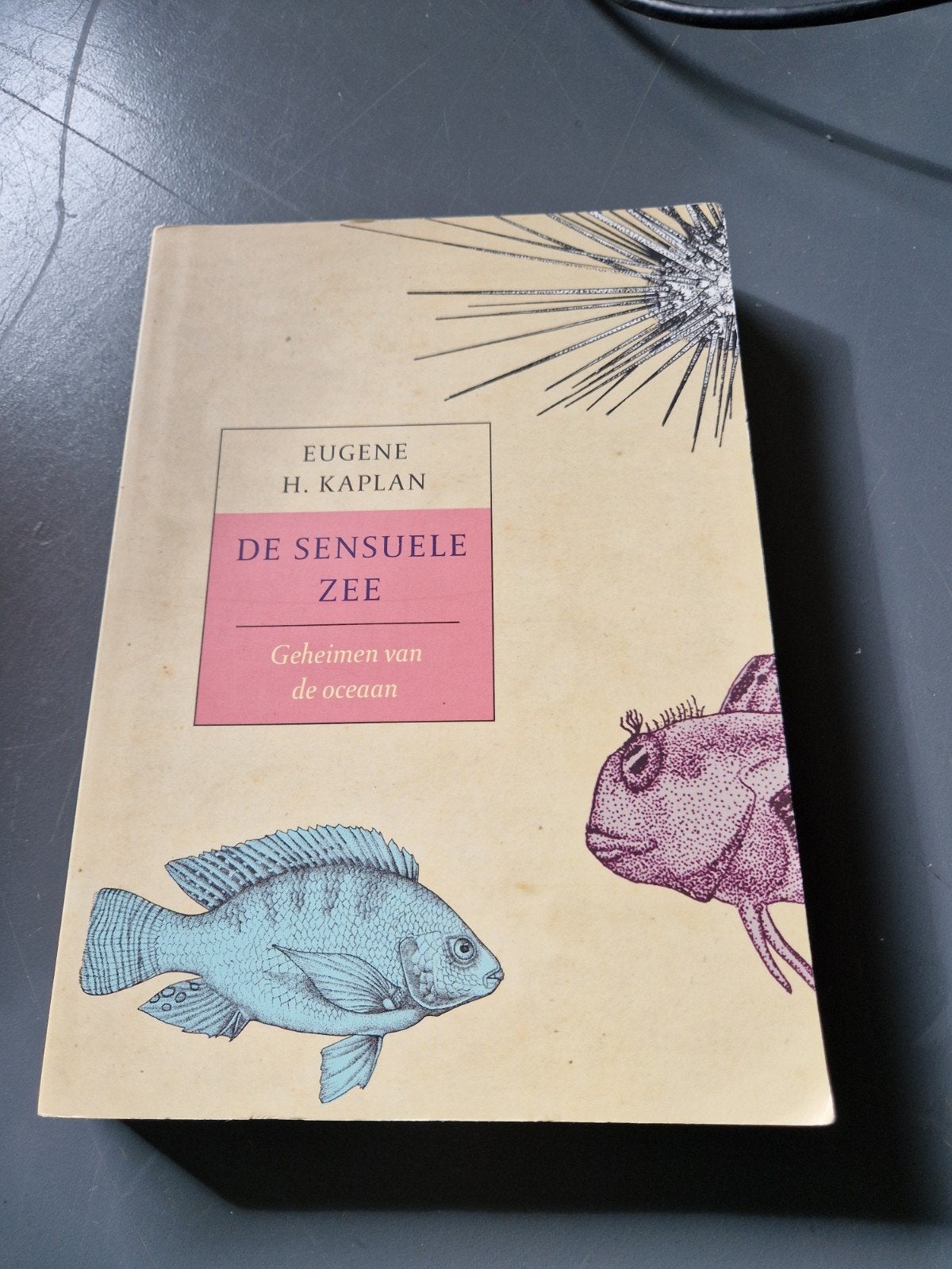 E.H. Kaplan - De sensuele zee, Boeken, Wetenschap, Zo goed als nieuw, Natuurwetenschap, Ophalen of Verzenden