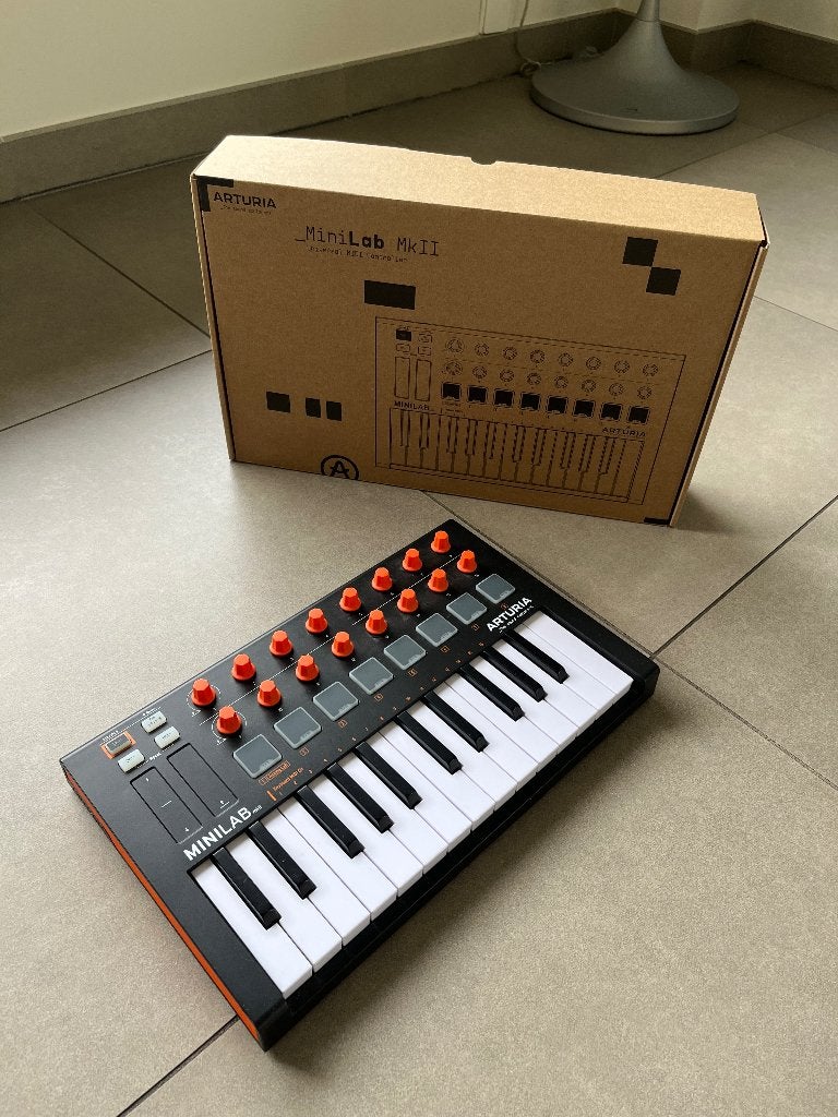 Arturia minilab mk2 limited edition, Muziek en Instrumenten, Midi-apparatuur, Ophalen of Verzenden, Zo goed als nieuw