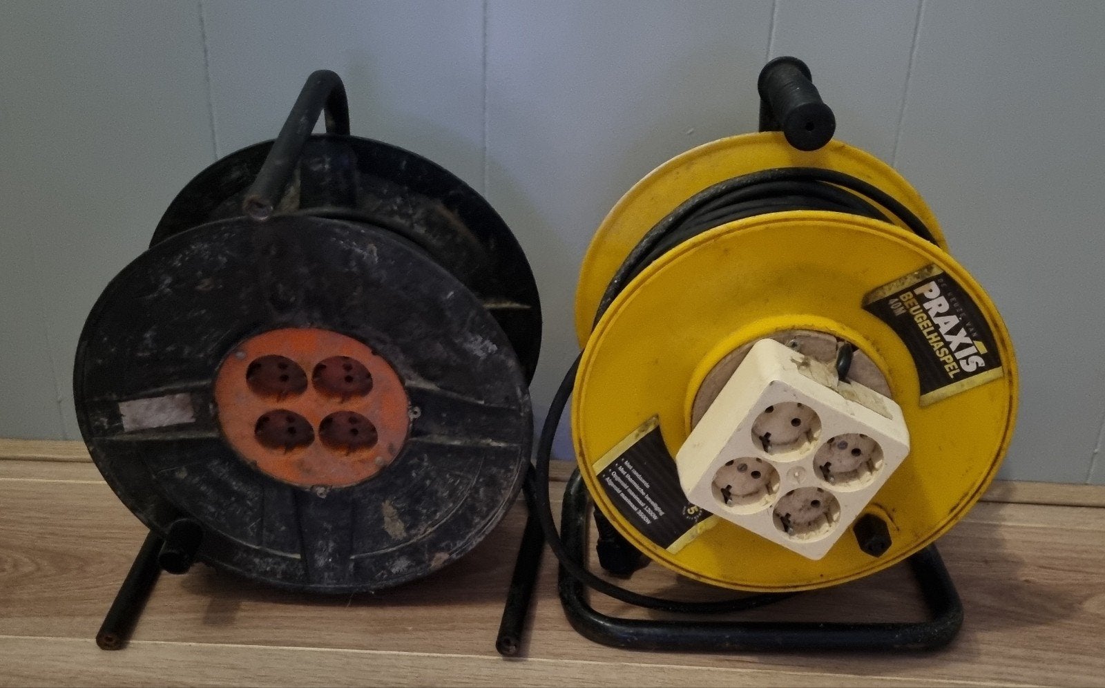 Set van 2 snoerhaspels: 40m en 20m - Ideaal voor klussen!, Ophalen of Verzenden