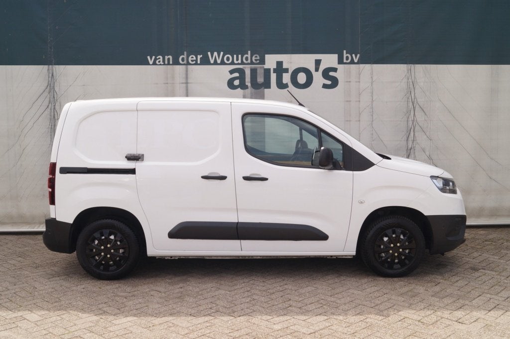 Toyota PROACE CITY 1.5 D-4D Professional -NAVI-3persoons-TRE, Auto's, Bestelauto's, Voorwielaandrijving, Dealer onderhouden, Stof