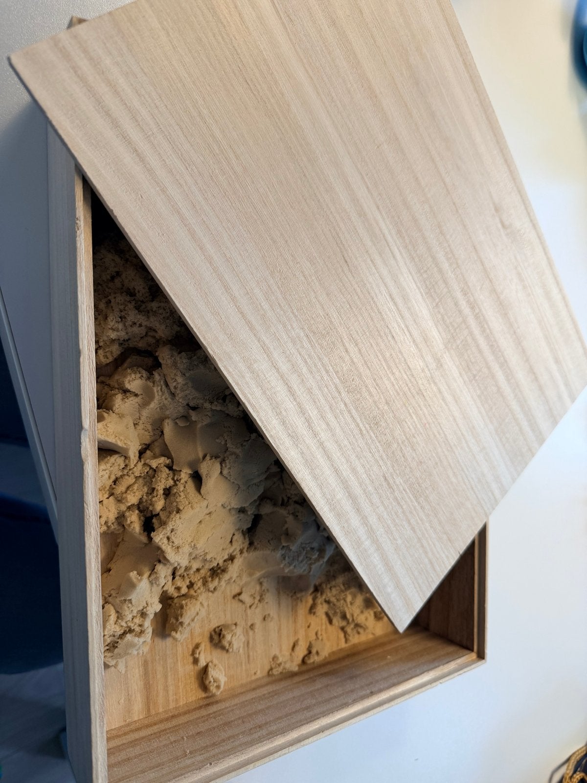 Houten doos met kinetisch zand, Overige thema's, Overige merken, Knutselmateriaal, Beige