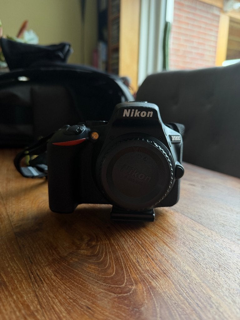 Nikon D5600 + 3 lenzen te koop, Audio, Tv en Foto, Fotocamera's Digitaal, Spiegelreflex, Ophalen of Verzenden, Zo goed als nieuw