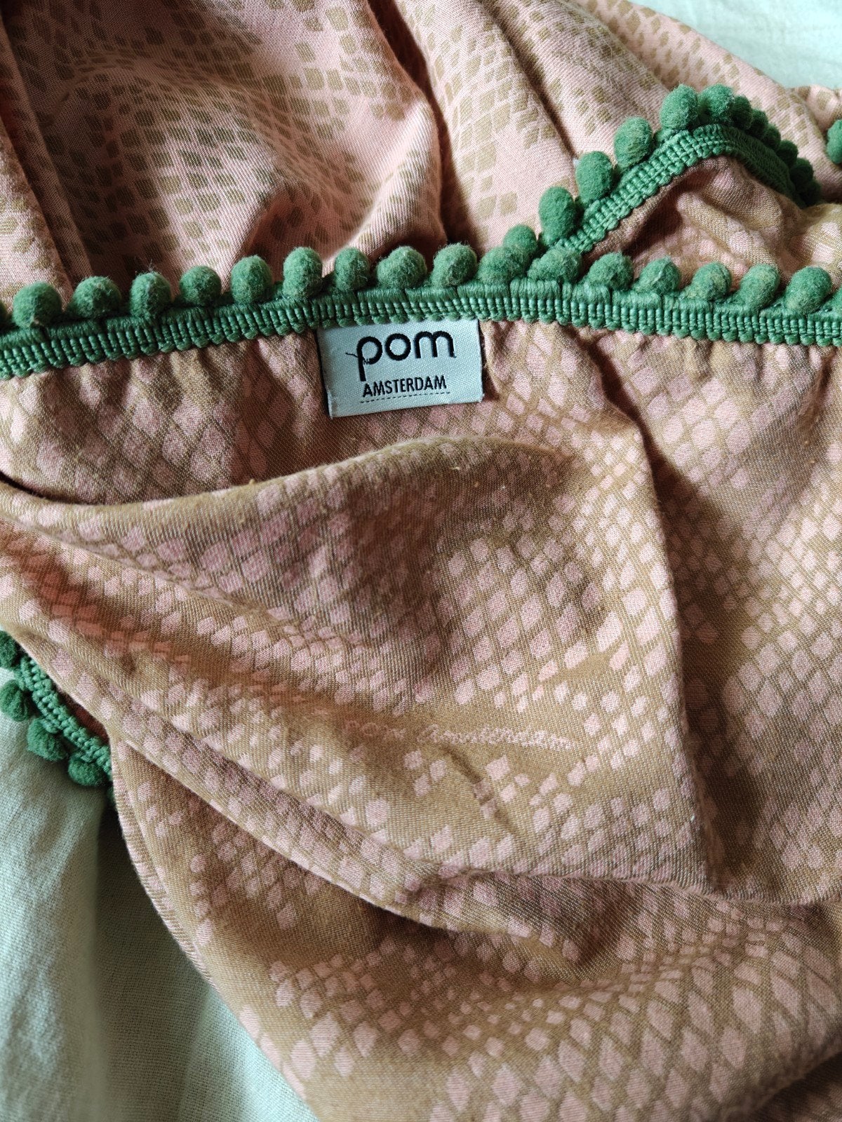 Pom Amsterdam sjaal, Ophalen of Verzenden, Zo goed als nieuw, Maat 46/48 (XL) of groter, Sjaal