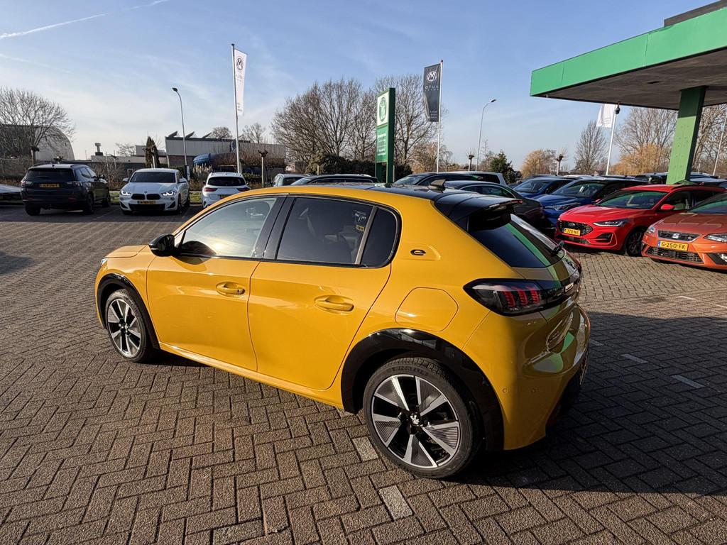 Peugeot e-208 EV GT Pack 50 kWh SOH 92% | PANORAMADAK| MULTI, 136 pk, Gebruikt, 351 km, Automatische klimaatregeling