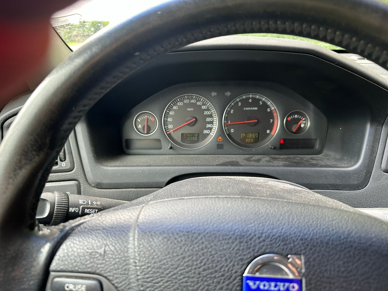 Volvo V70 2.4 140PK AUT 2003 Grijs,nieuwe APK!, Auto's, Volvo, 1556 kg, 1800 kg, Stationwagon, 2435 cc
