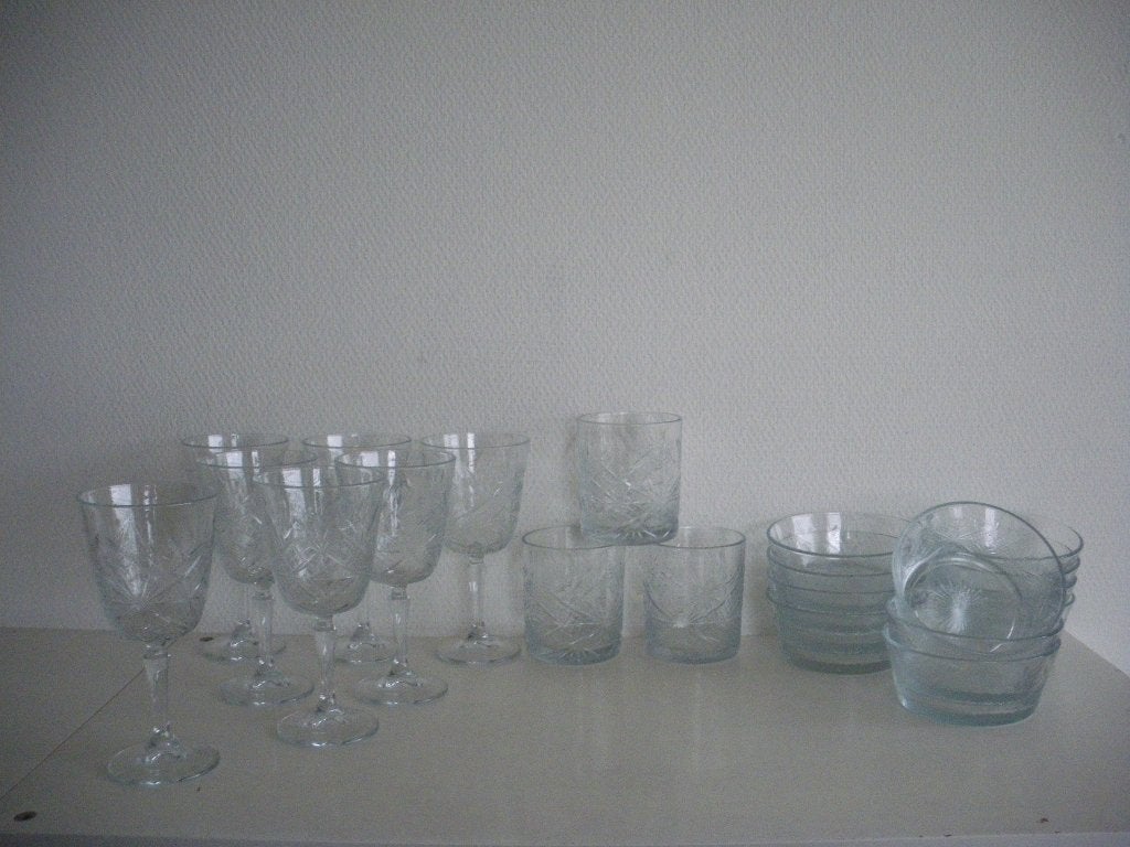 Blomus Amilio glazen/ servies, Overige merken, Ophalen of Verzenden, Bord(en), Overige stijlen