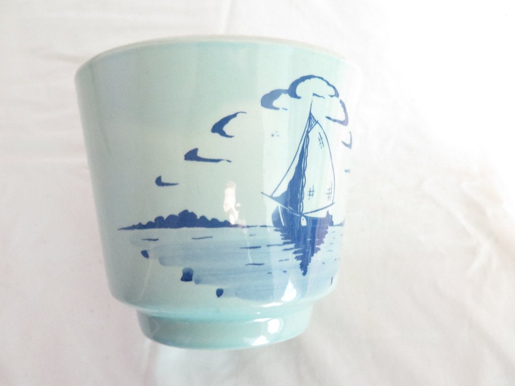 vaas DELFTS BLAUW met voorstelling van een zeilschee, Ophalen of Verzenden