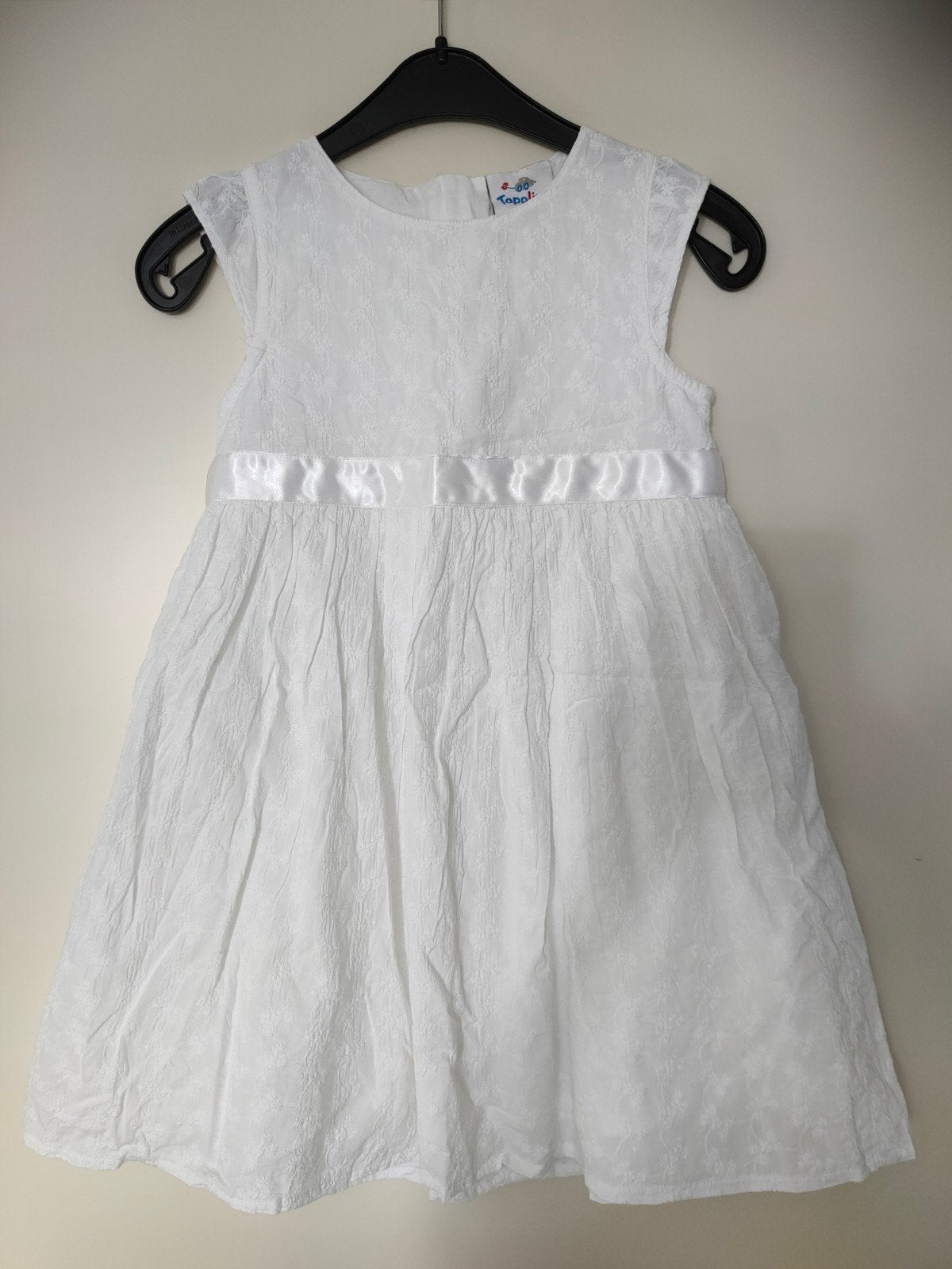 Nieuw! Wit broderie jurkje. Bruidsmeisje zomer maat 116, Ophalen, Nieuw, Meisje, Jurk of Rok