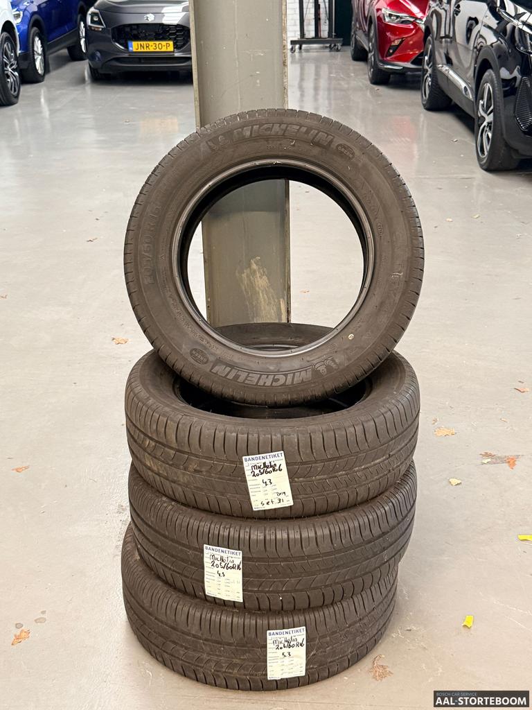 4x zomerbanden 205/60R16 92H Michelin Energy Saver, Ophalen, Gebruikt, -, 205 mm