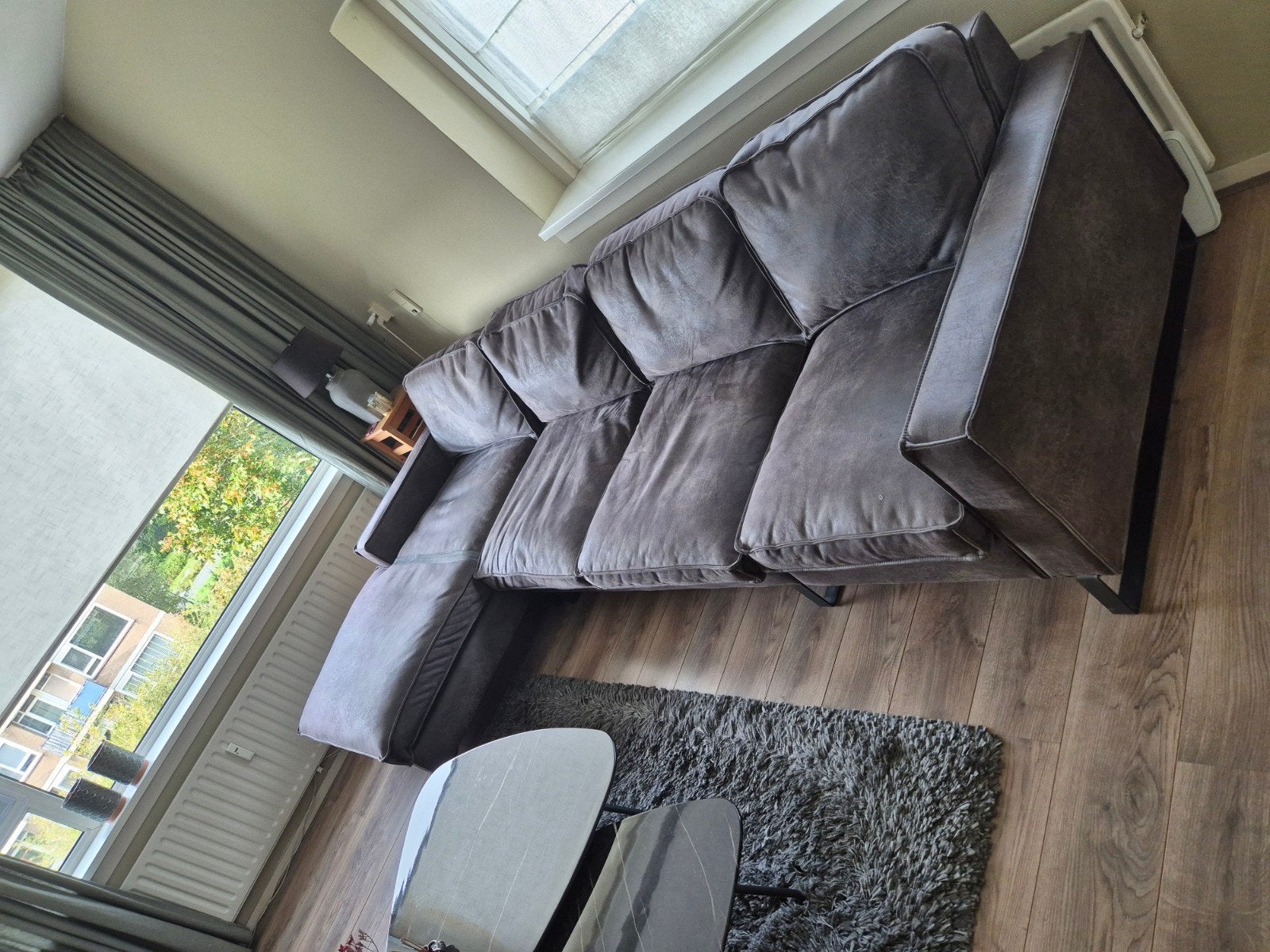 Grijze bank met longchair - 2 jaar oud, Ophalen, Hoekbank, 300 cm of meer, 75 tot 100 cm