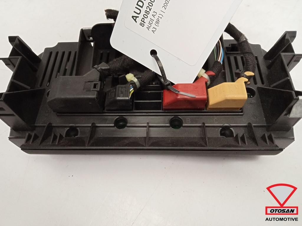 Audi A3 8P Climatronic Paneel Kachelbediening 8P0820043BK, Auto-onderdelen, Gebruikt, AUDI AG, Auto-Union-Strasse 1
85045  Ingolstadt, DE