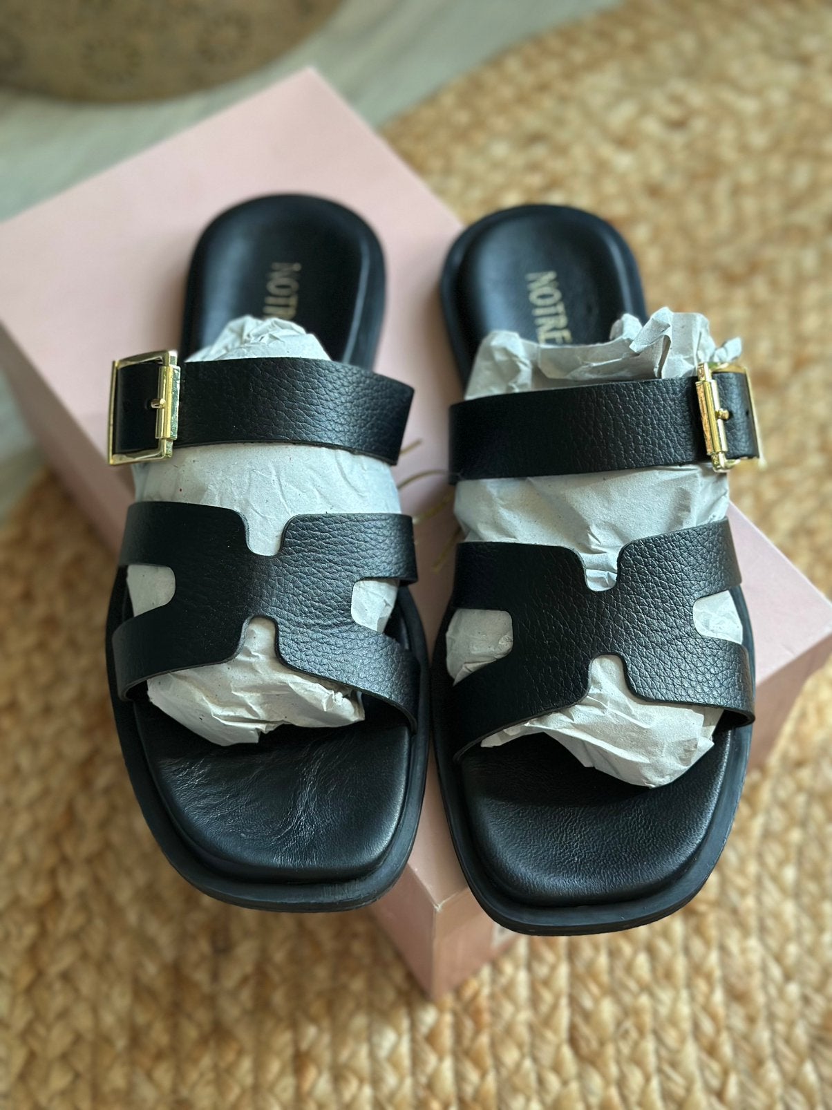 Notre-v sandelen zwart 38, Kleding | Dames, Schoenen, Verzenden, Zo goed als nieuw, Zwart, Sandalen of Muiltjes
