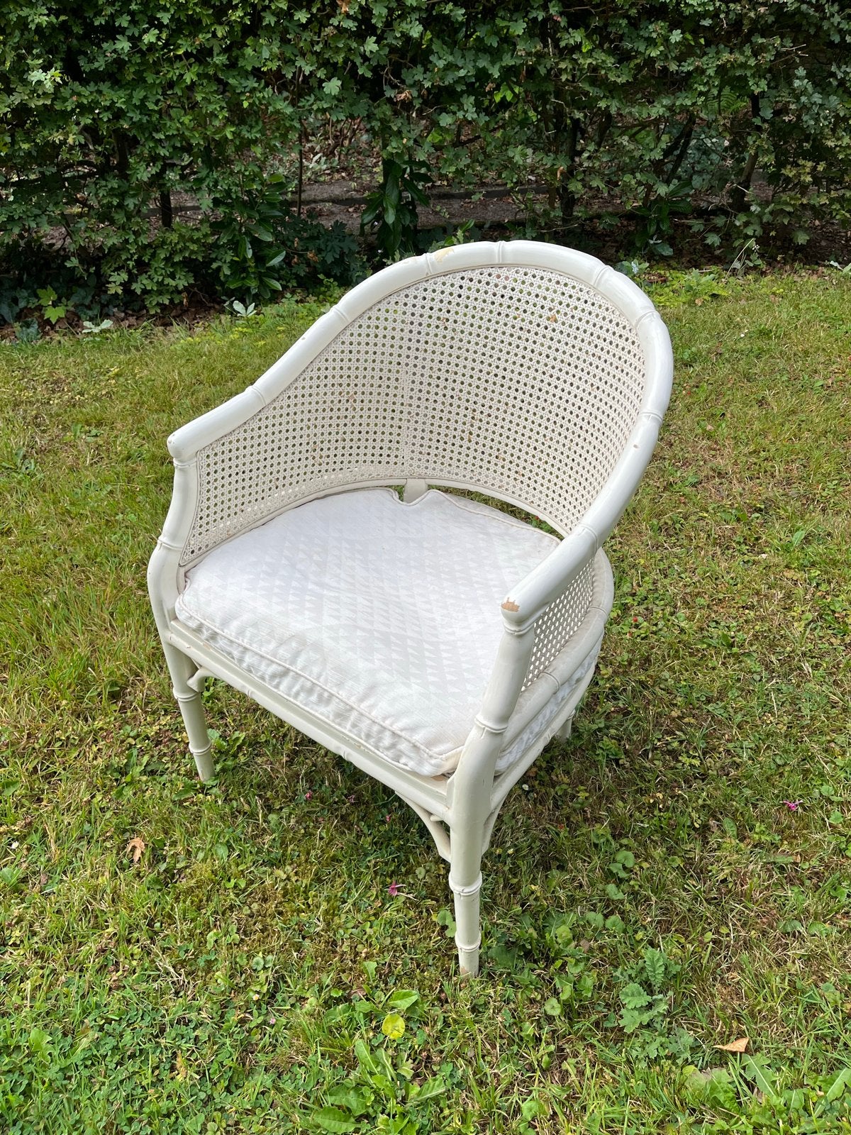 Vintage rotan fauteuil met webbing rugleuning, Antiek en Kunst, Antiek | Meubels | Stoelen en Banken, Ophalen