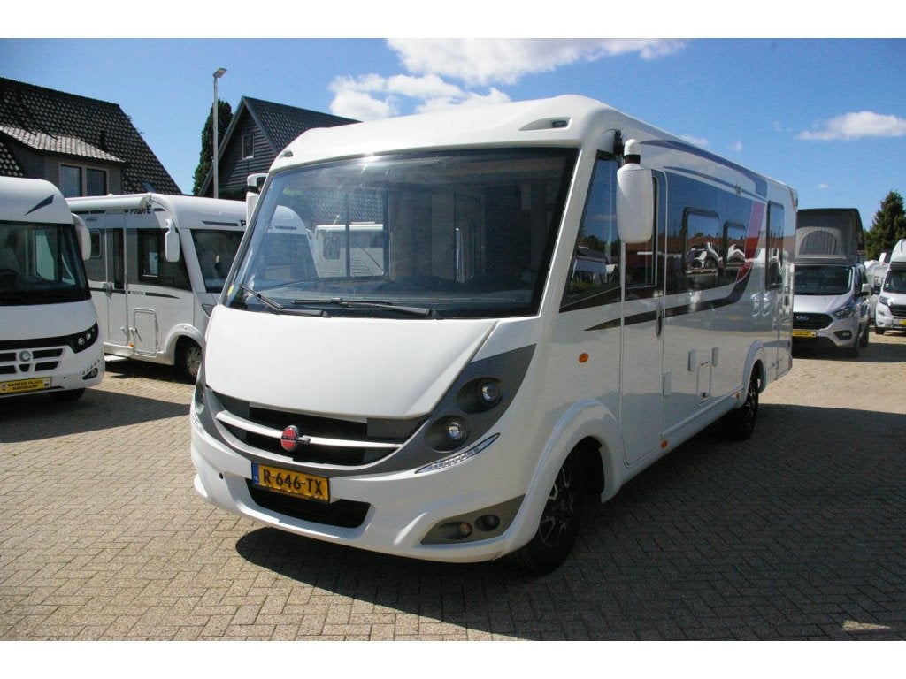 Bürstner Aviano i700 Queensbed, Hefbed, Airco, Trek, Integraal, Ringverwarming, Fiat, Airbags