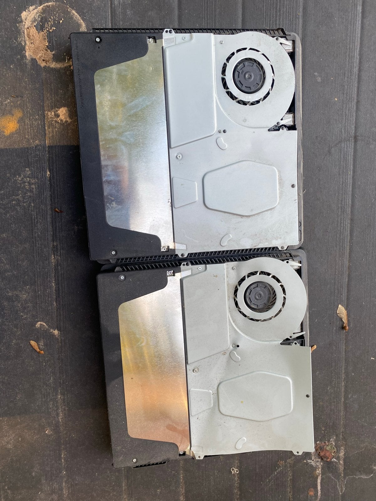 2 kapotte PlayStation 4 consoles (zonder kap), Spelcomputers en Games, Ophalen of Verzenden, Niet werkend, Zonder controller, Original