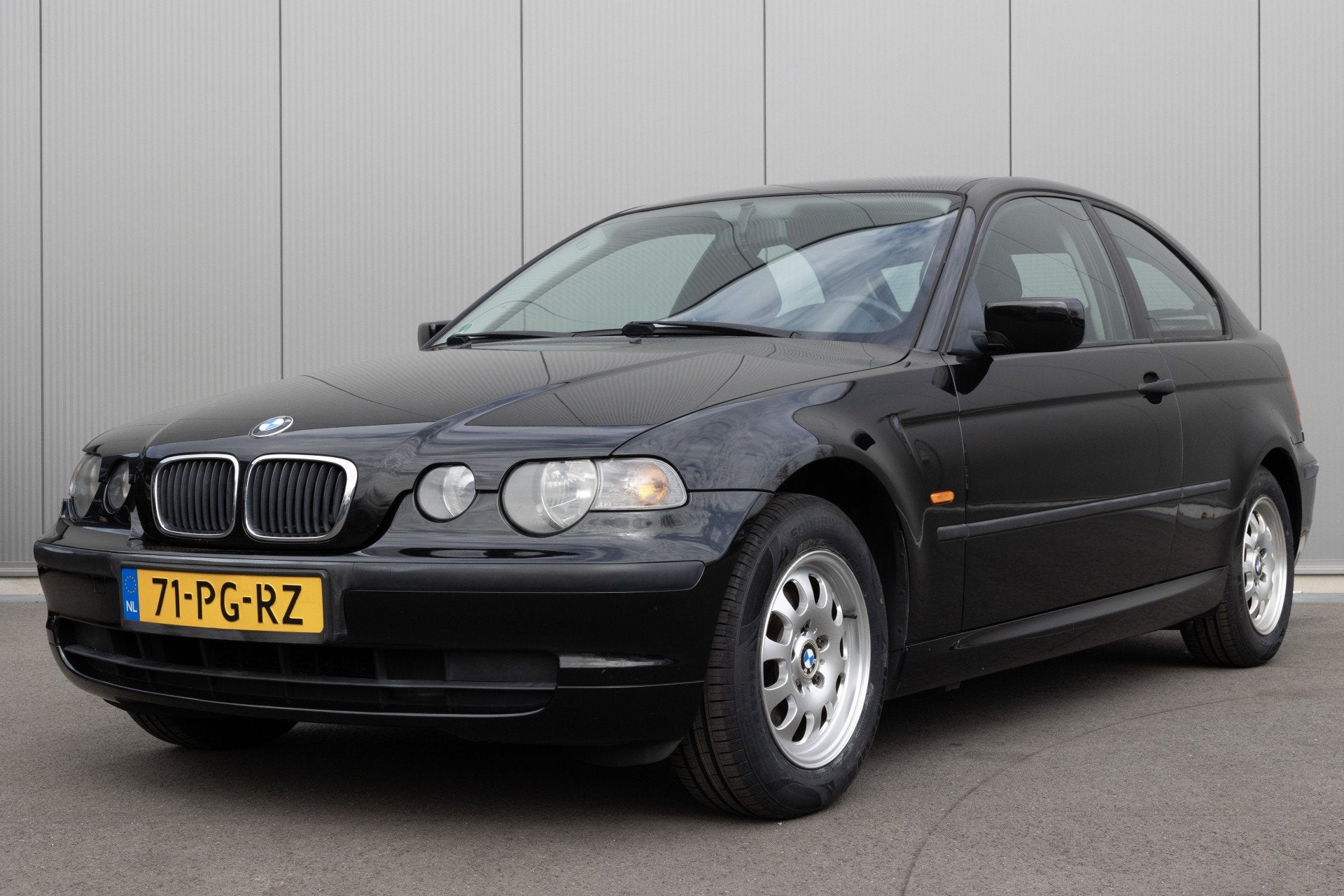 BMW 3 Serie Compact 316ti | NL AUTO | NIEUWE APK | ONDERHOUD, Auto's, Zwart, 4 cilinders, Zwart, Bedrijf