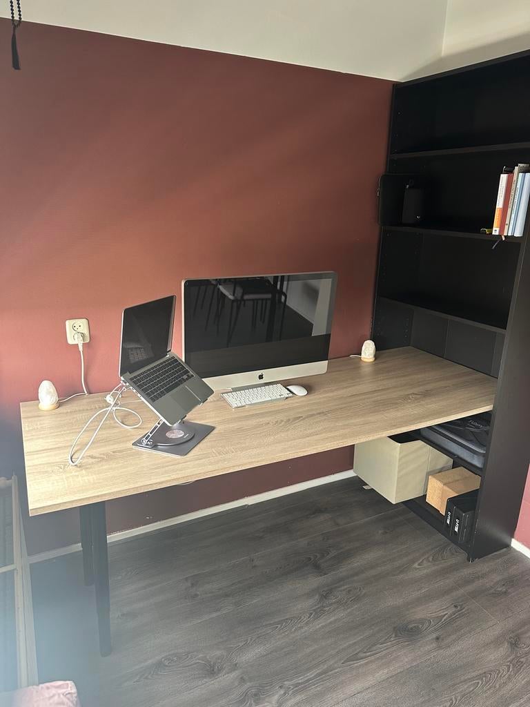 IKEA Hack: Bureau gemaakt met Billy Boekenkast, Huis en Inrichting, Bureaus, Ophalen, Gebruikt, Spaanplaat of MDF, IKEA