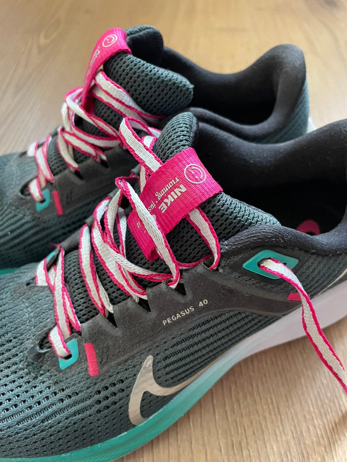 Hardloopschoenen maat 36, Gebruikt, Ophalen of Verzenden, Hardlopen, Hardloopschoenen