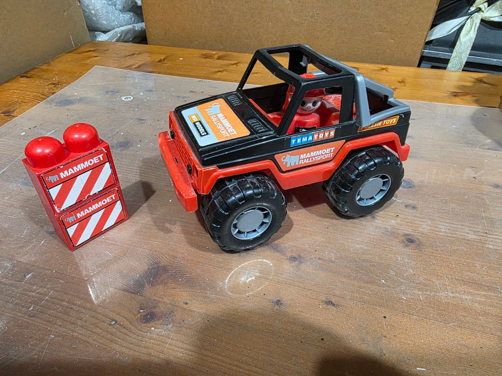 Mammoet Rallysport 4x4 Jeep met figuur en bouwblokken, Ophalen of Verzenden