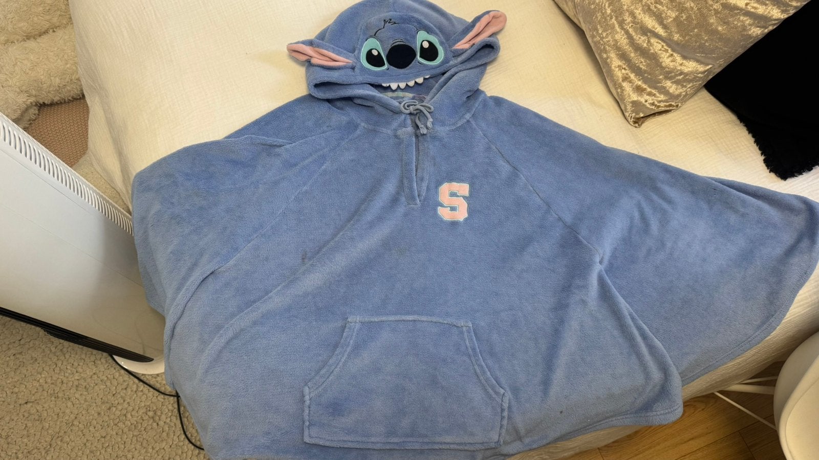 Disney Stitch Fleece Pyjama/Vleermuiscape XS/S/Kindermaat, Ophalen of Verzenden, Gebruikt, Jongen of Meisje, Overige typen
