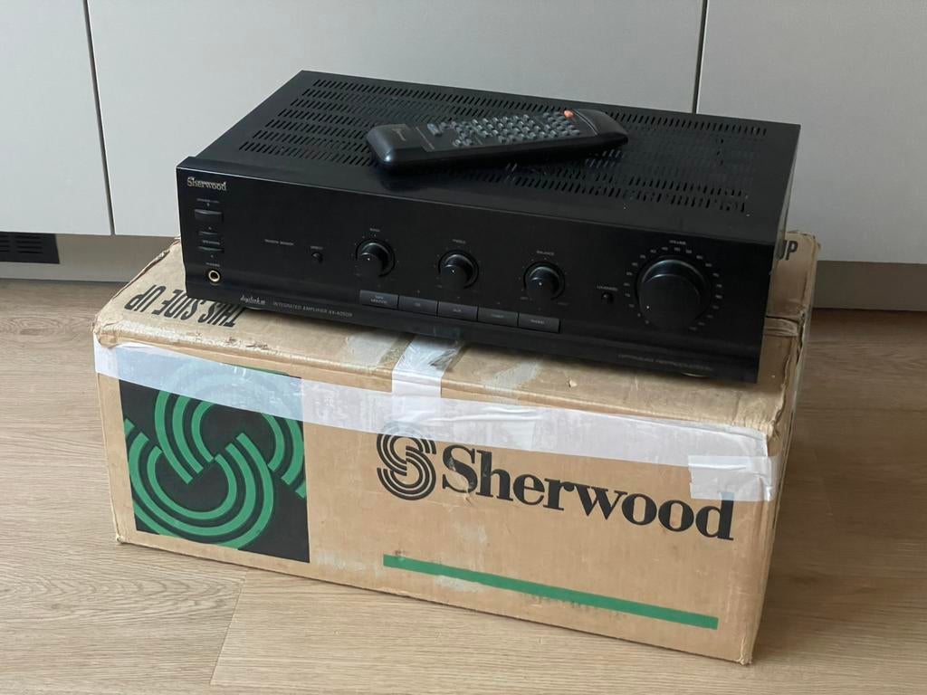 Sherwood AX-4050R geintegreerde versterker met doos en AB, Audio, Tv en Foto, Versterkers en Receivers, Ophalen of Verzenden, Zo goed als nieuw