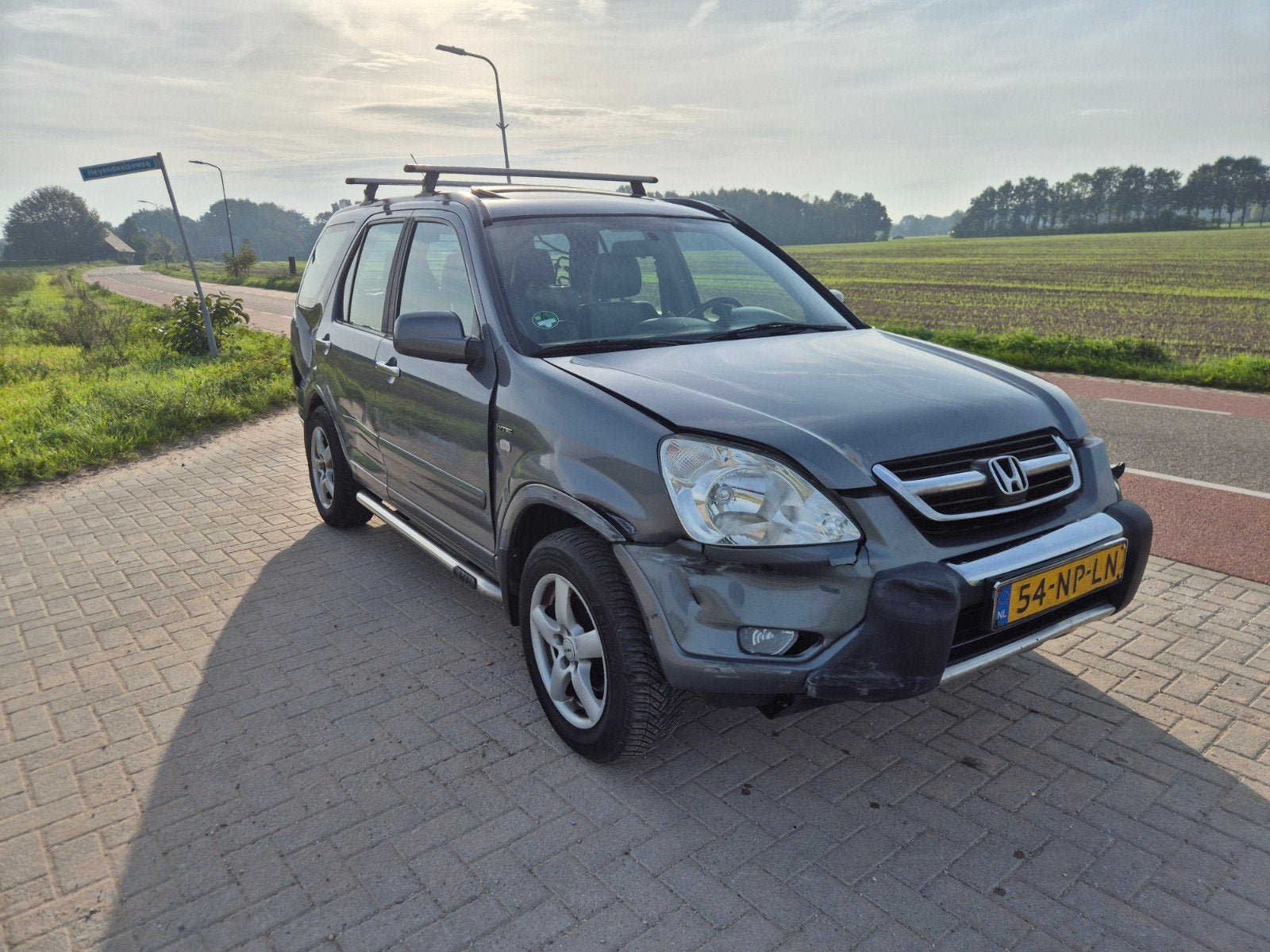 Honda CR-V 2.0 I 16vAutomaat Bj2004 Rijdbare schade, Automaat, 1998 cc, 1458 kg, Zwart