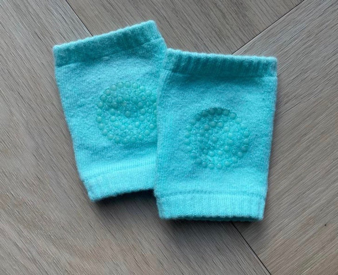 Kniebeschermers baby blauw | kruipen baby meisje of jongen, Kinderen en Baby's, Babykleding | Overige, Ophalen of Verzenden, Zo goed als nieuw