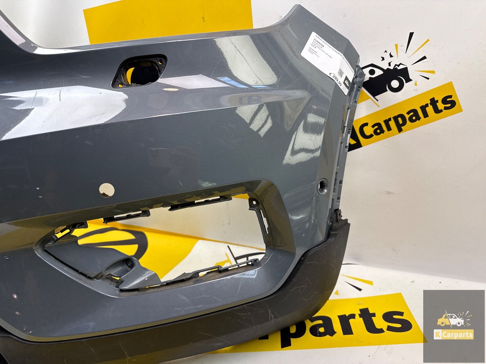 Bumper Volvo XC40 Voorbumper PDC 31449359 Origineel, Auto-onderdelen, Carrosserie en Plaatwerk, Gebruikt, Gunnar Engellaus vag 8
405 31  Gothenburg, SE