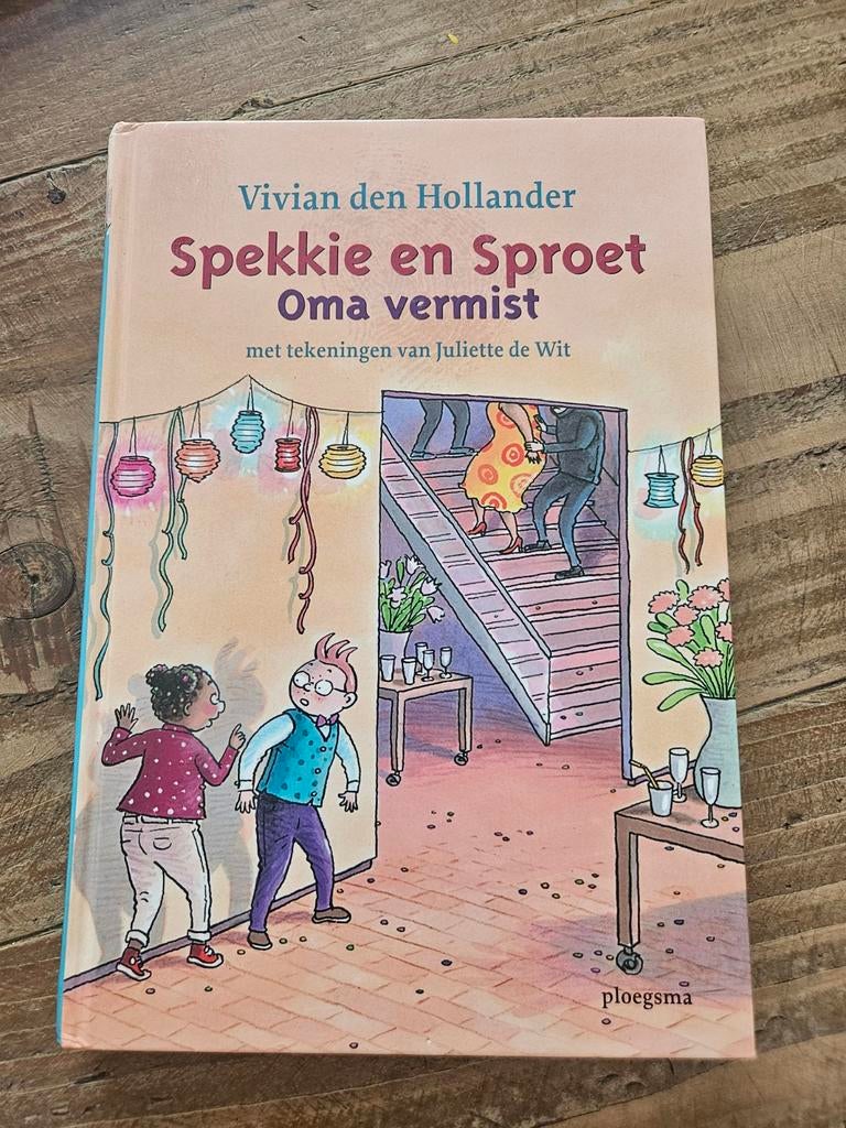 Vivian den Hollander - Oma vermist, Ophalen, Fictie algemeen, Vivian den Hollander, Zo goed als nieuw