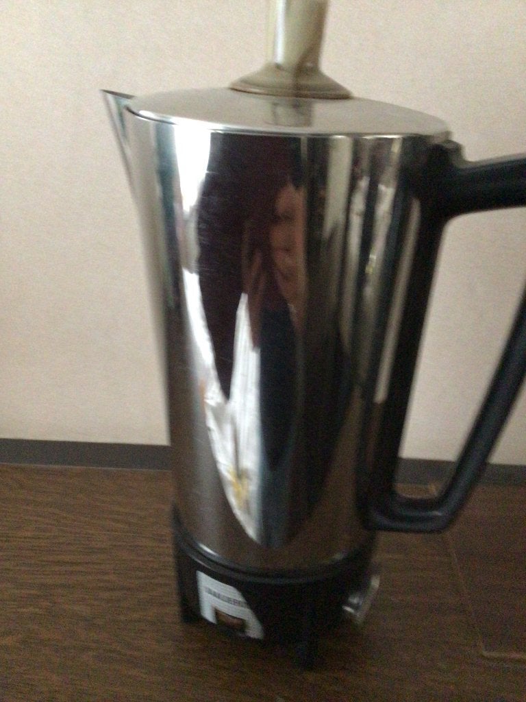 Daaldrop koffiekan, Ophalen