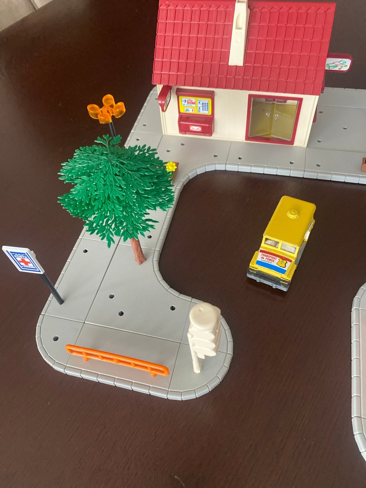 Majokit Majorette 724 speelset met huis en auto, Kinderen en Baby's, Ophalen of Verzenden, Gebruikt, Overige merken
