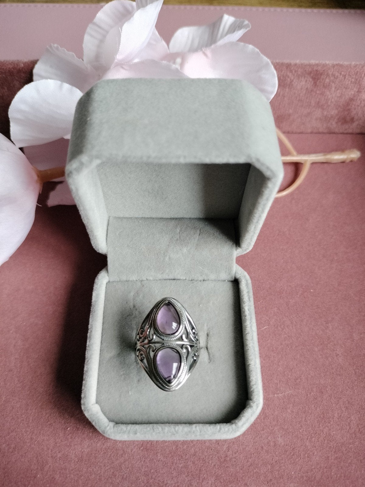 Sierlijke zilveren amethist ring te koop, Paars, Nieuw, Ophalen of Verzenden, Dame