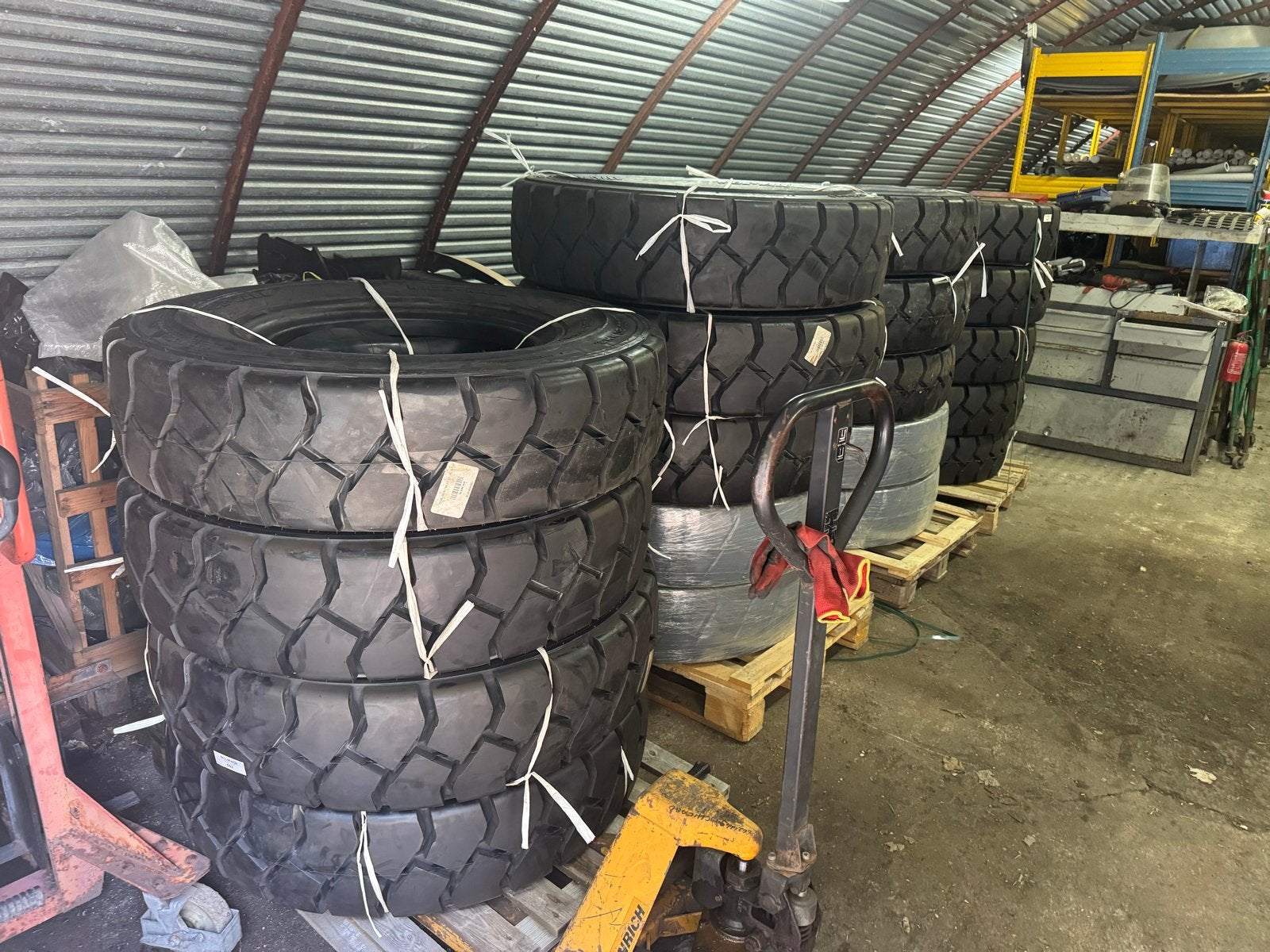 Nieuwe Heftruckband 11.00-20 Solideal HAULER LT 18PR, Ophalen