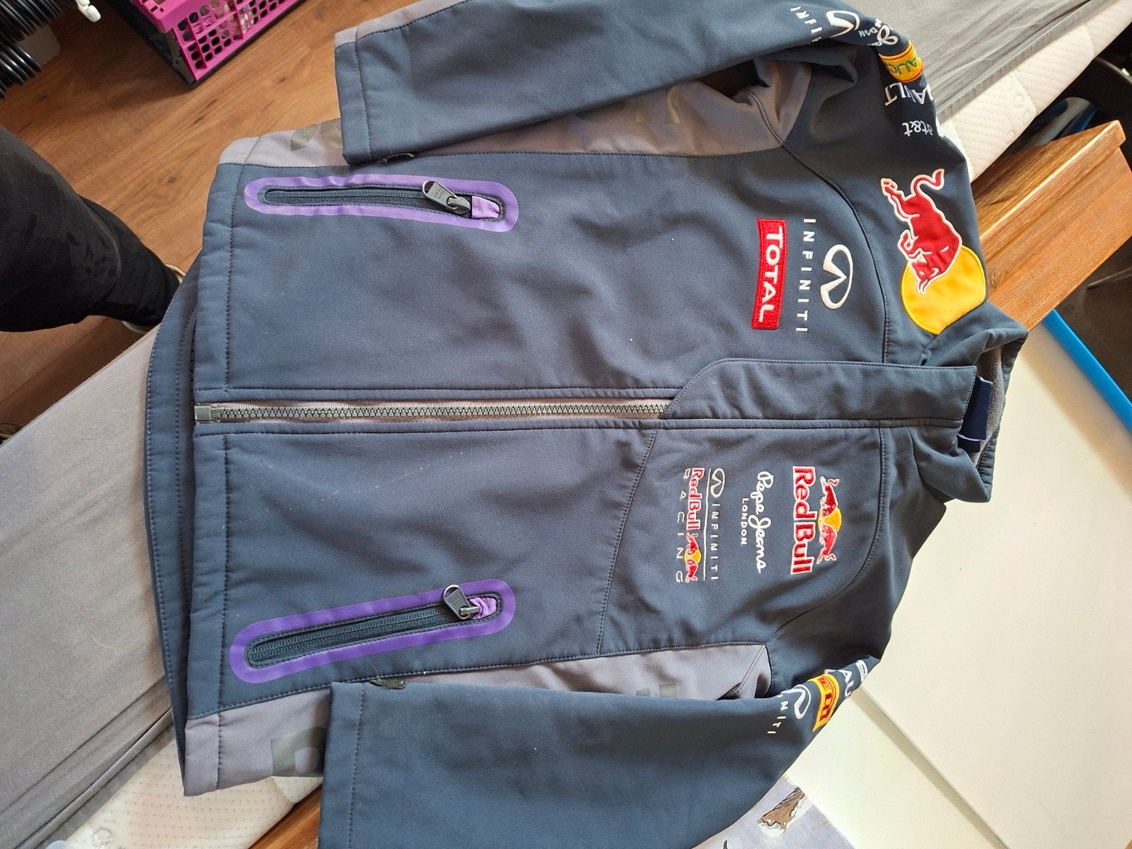 Pepe Jeans Red Bull Racing jas maat 10, Gebruikt, Pepe Jeans, Ophalen of Verzenden, Jongen
