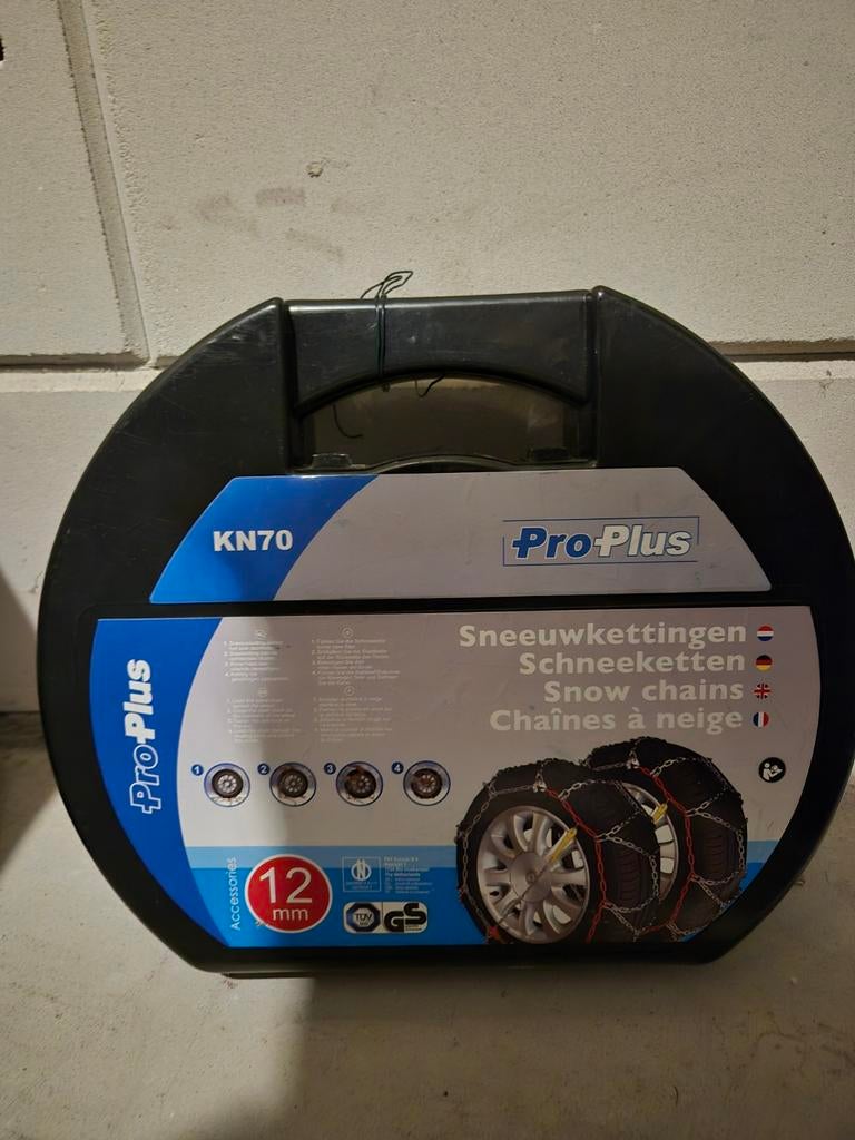 Pro Plus KN70 12 mm sneeuwkettingen, Ophalen of Verzenden, Zo goed als nieuw