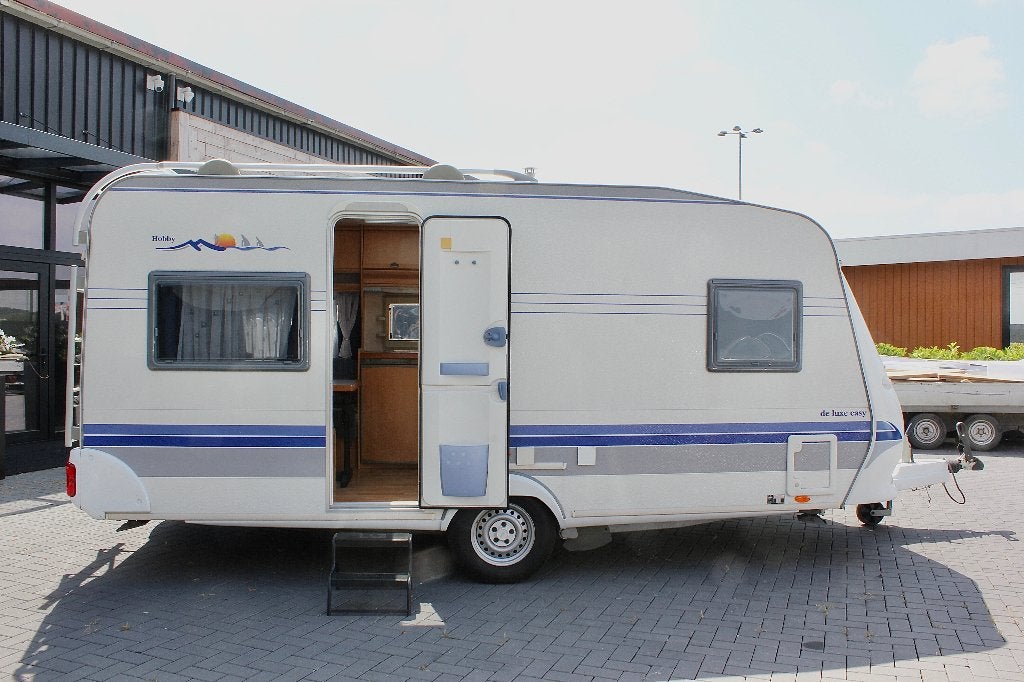Hobby 460 UFe de luxe easy (Frans bed, Ruime rondzit ), Vast bed, Rondzit, Hobby, Bedrijf